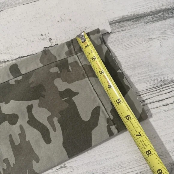 ATM Anthony Thomas Camo Cargo‎ Army Green Women's Khakis Size 28 - Picture 13 of 13